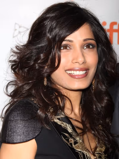Freida Pinto Photo