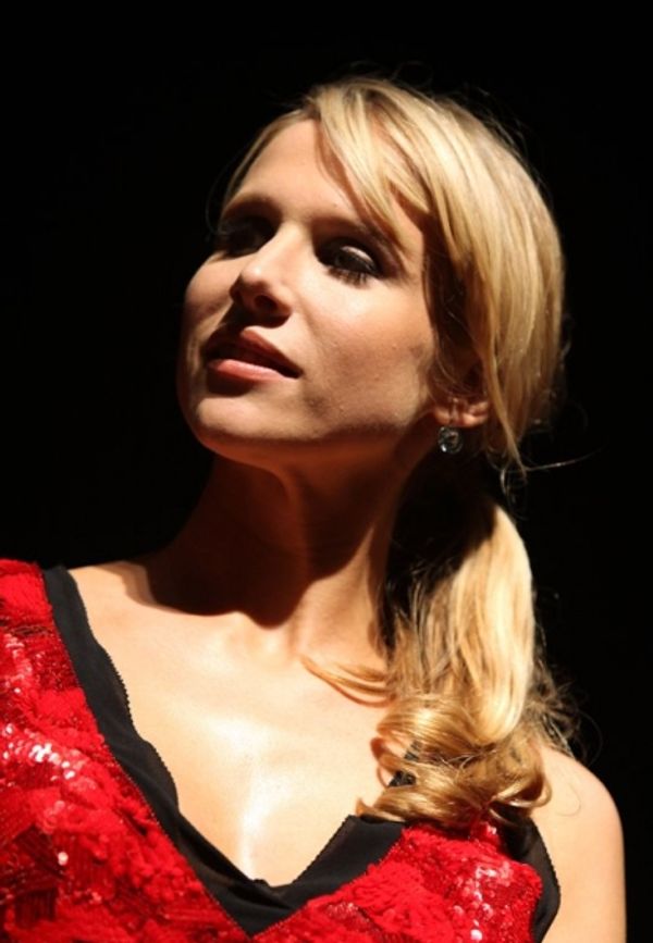 Lucy Punch Photo