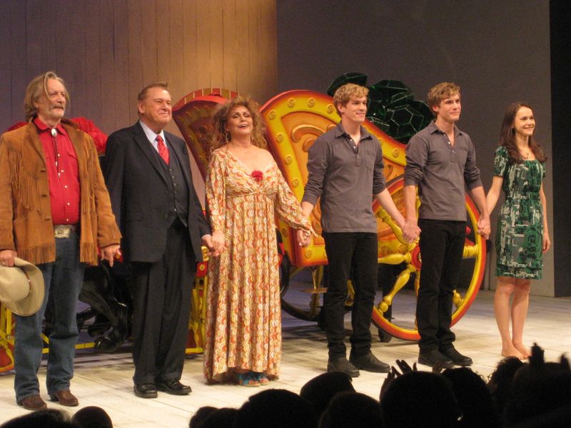 Photo Flash: Opening Night of ME, MYSELF & I — photo 2 of 6