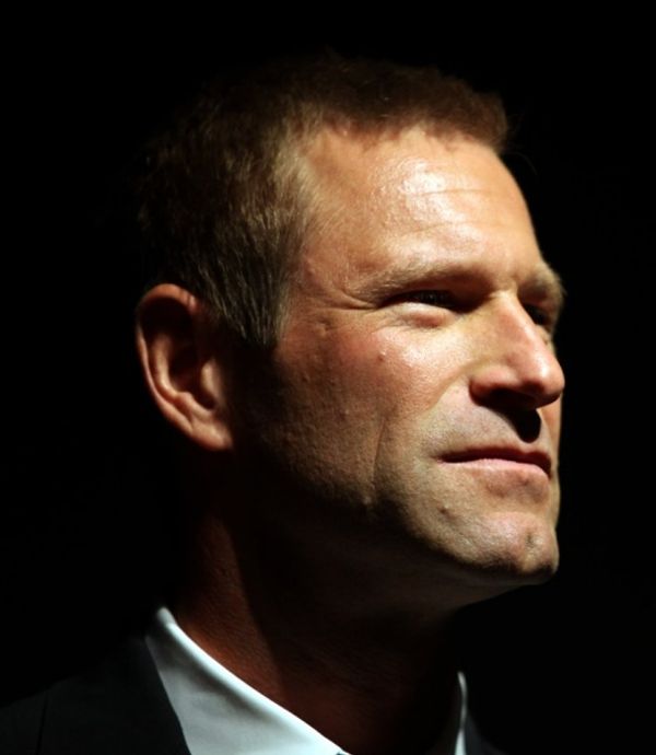 Aaron Eckhart Photo