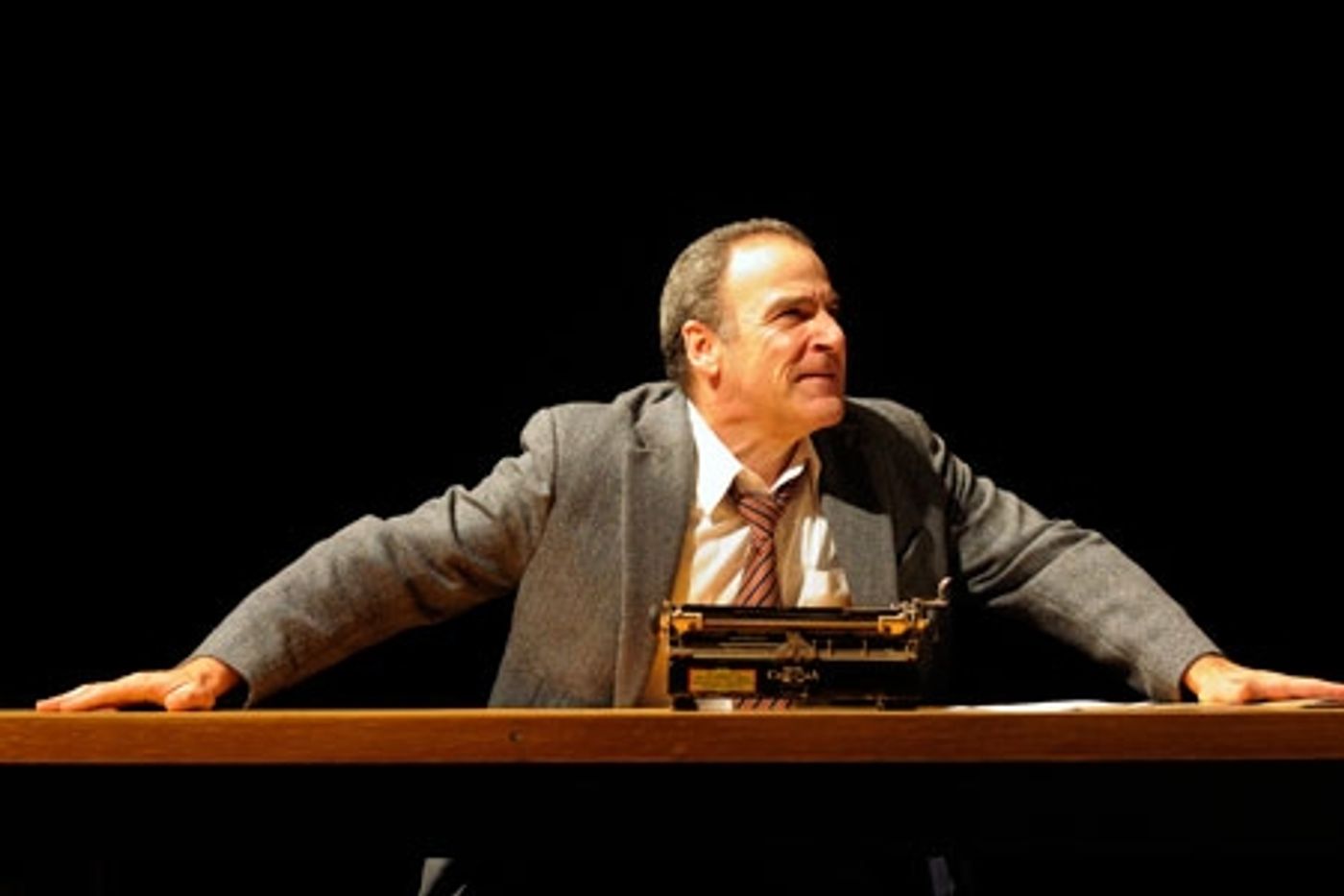 Photo Flash: Berkeley Rep Opens COMPULSION with Patinkin  Image