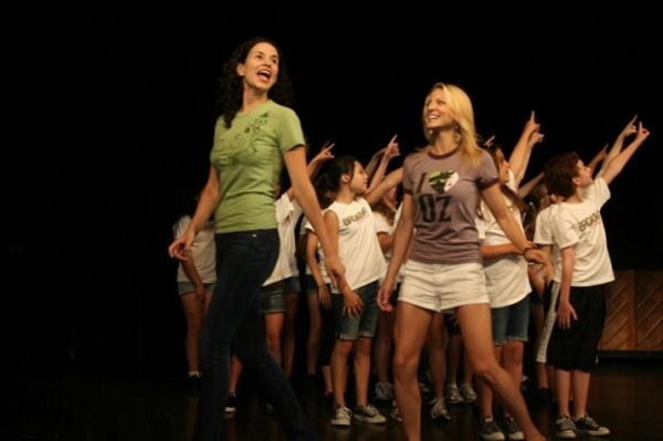 Mandy Gonzalez and Laura Woyasz and The Broadway Workshop Campers   Photo