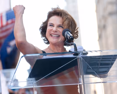 Tovah Feldshuh Photo