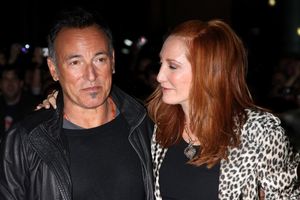 Bruce Springsteen and Wife Patti Scialfa  Photo