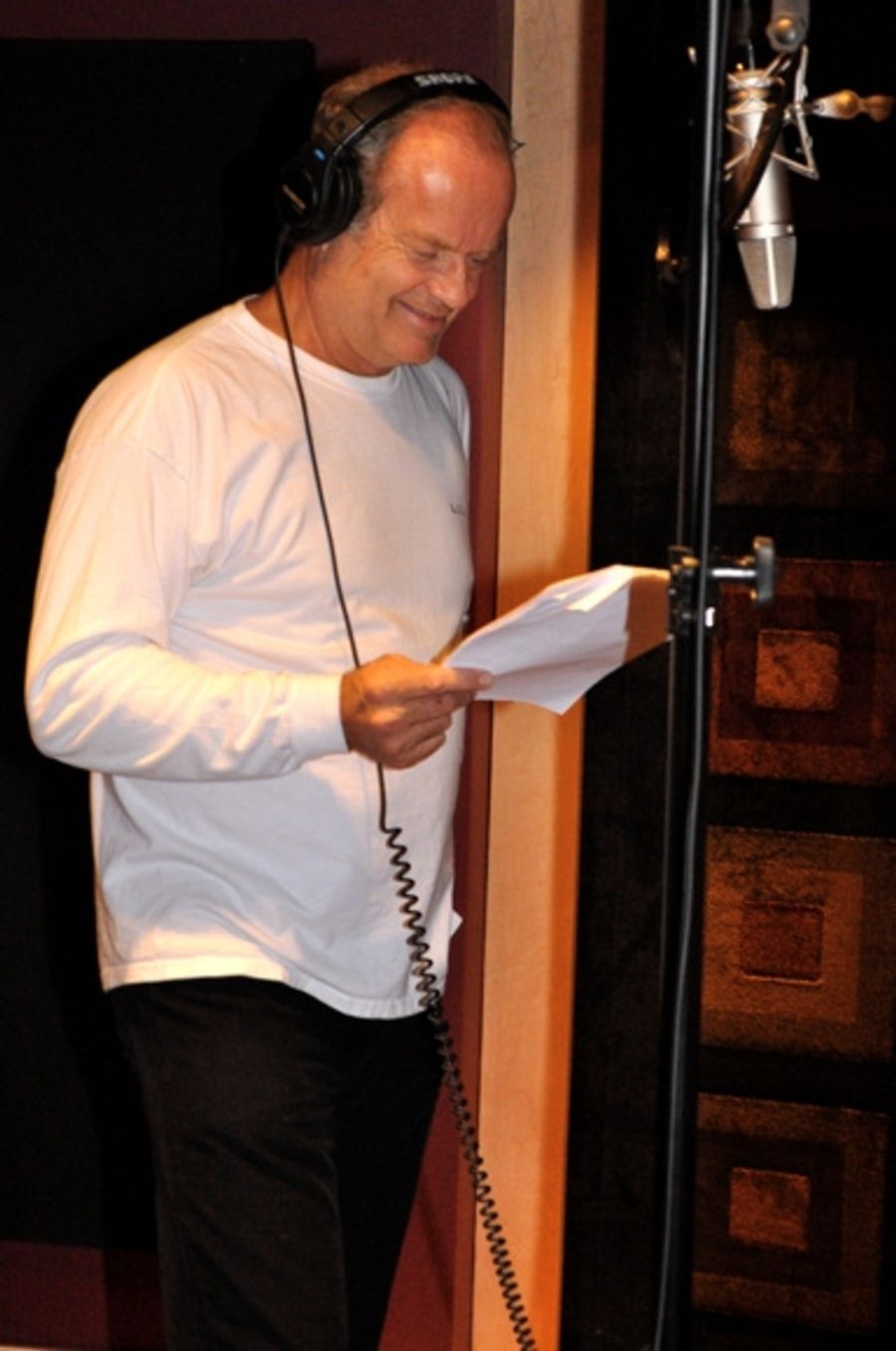 Photo Coverage: Kelsey Grammer Records for  'Carols For A Cure' Image