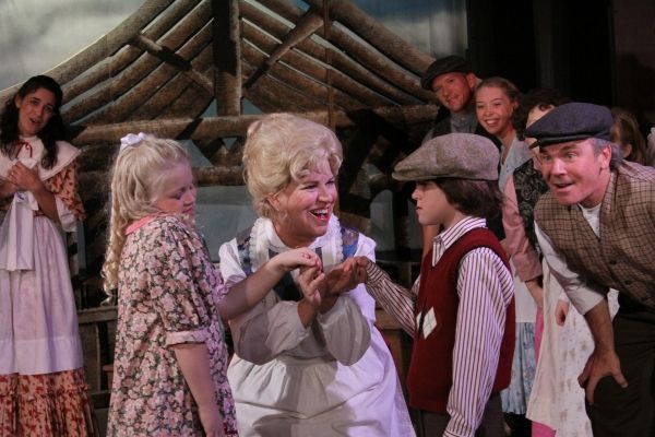 Carolyn Folks and cast Photo