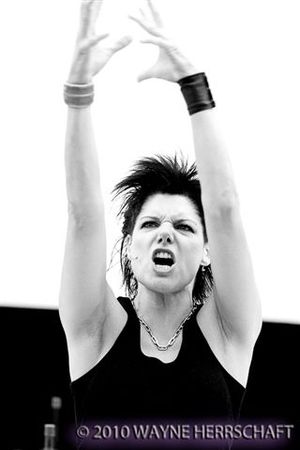 Queen V bringing the rock Photo
