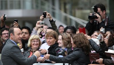 Kevin Spacey and fans Photo