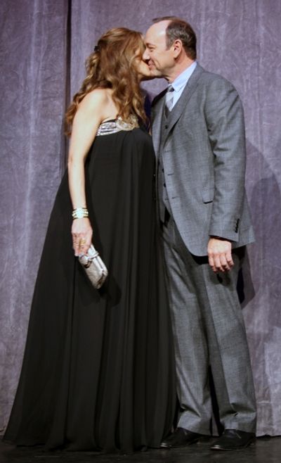 Kelly Preston and Kevin Spacey Photo