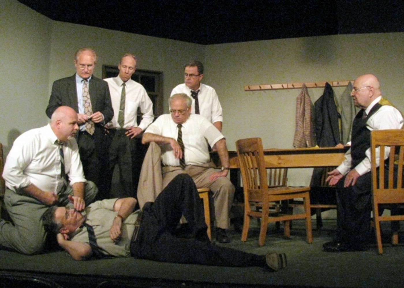 Photo Flash: 12 ANGRY MEN  Image