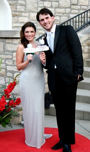 Red Carpet hosts Jennifer Richmond & Trey Palmer Photo