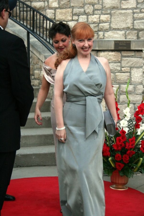 Lisa Marie Wright in Vera Wang. Photo