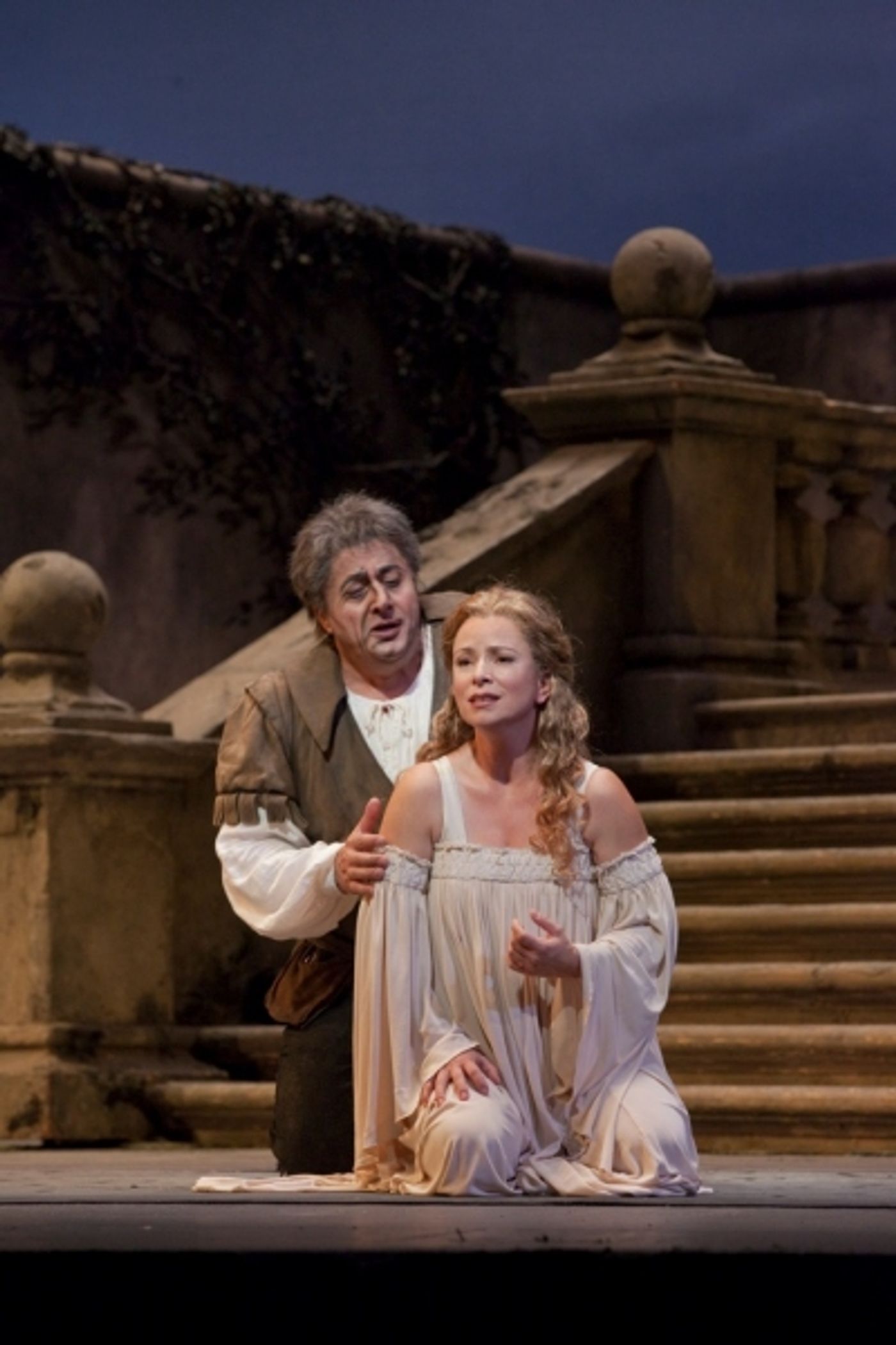 Photo Flash: RIGOLETTO Opens at the Met  Image