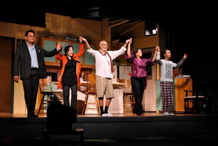 Photo Coverage:  Asian Premiere Of AMERICAN HWANGAP, Show Closes 10/3 Image