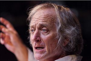 Joseph Graves @ BroadwayWorld Joseph Graves Photo