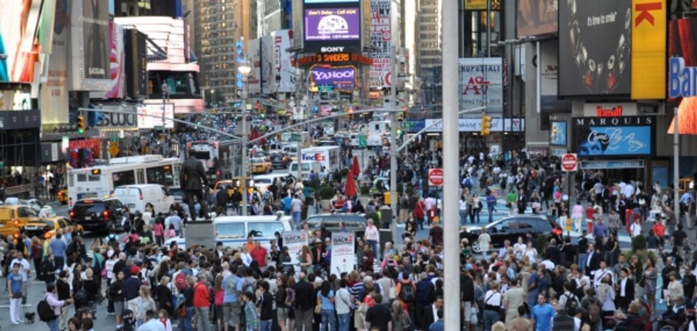Photo Flash: Back2Broadway Hosts Karaoke in Times Square Photo Flash: Back2Broadway Hosts Karaoke in Times Square Image