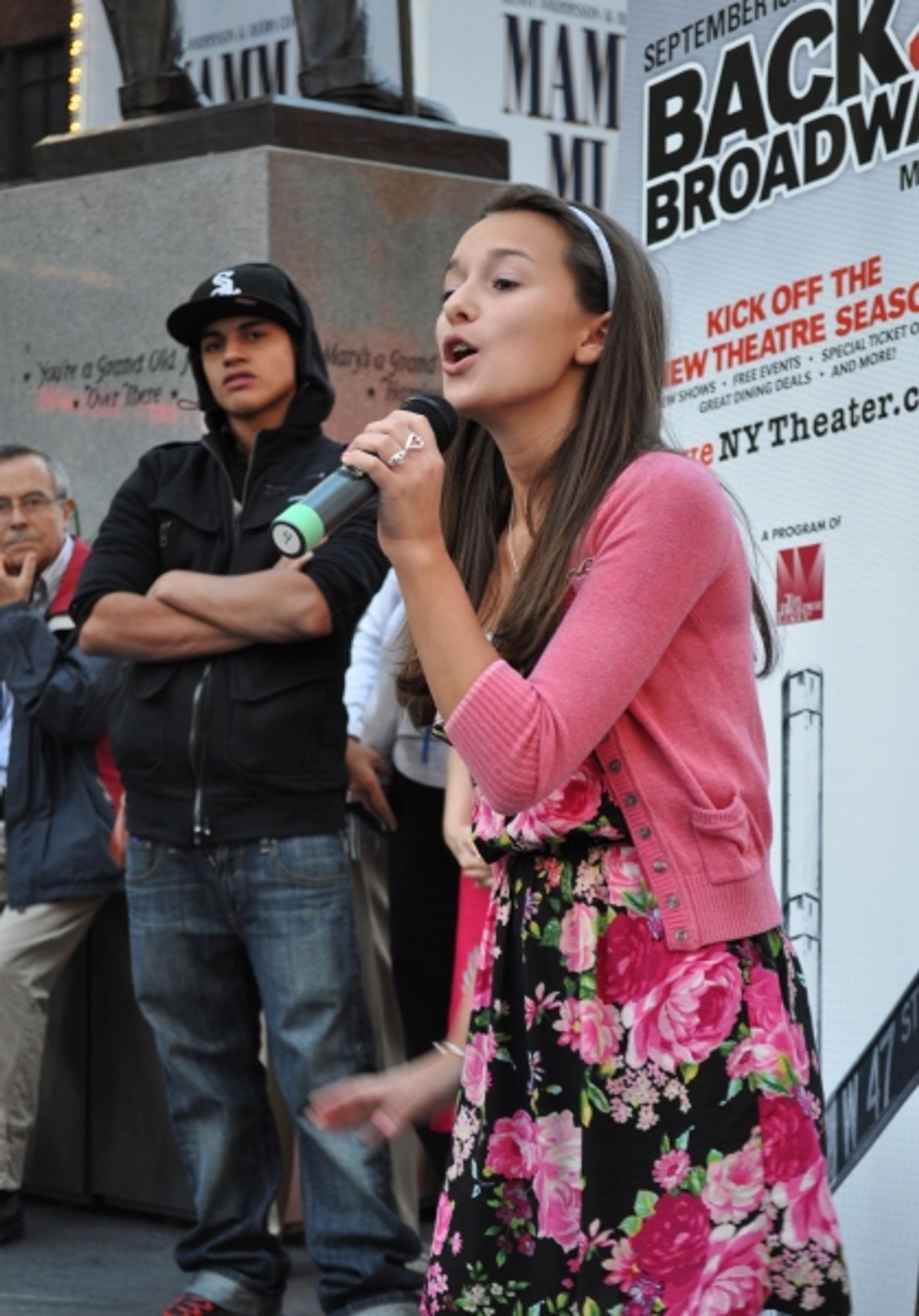 Photo Flash: Back2Broadway Hosts Karaoke in Times Square Photo Flash: Back2Broadway Hosts Karaoke in Times Square Image