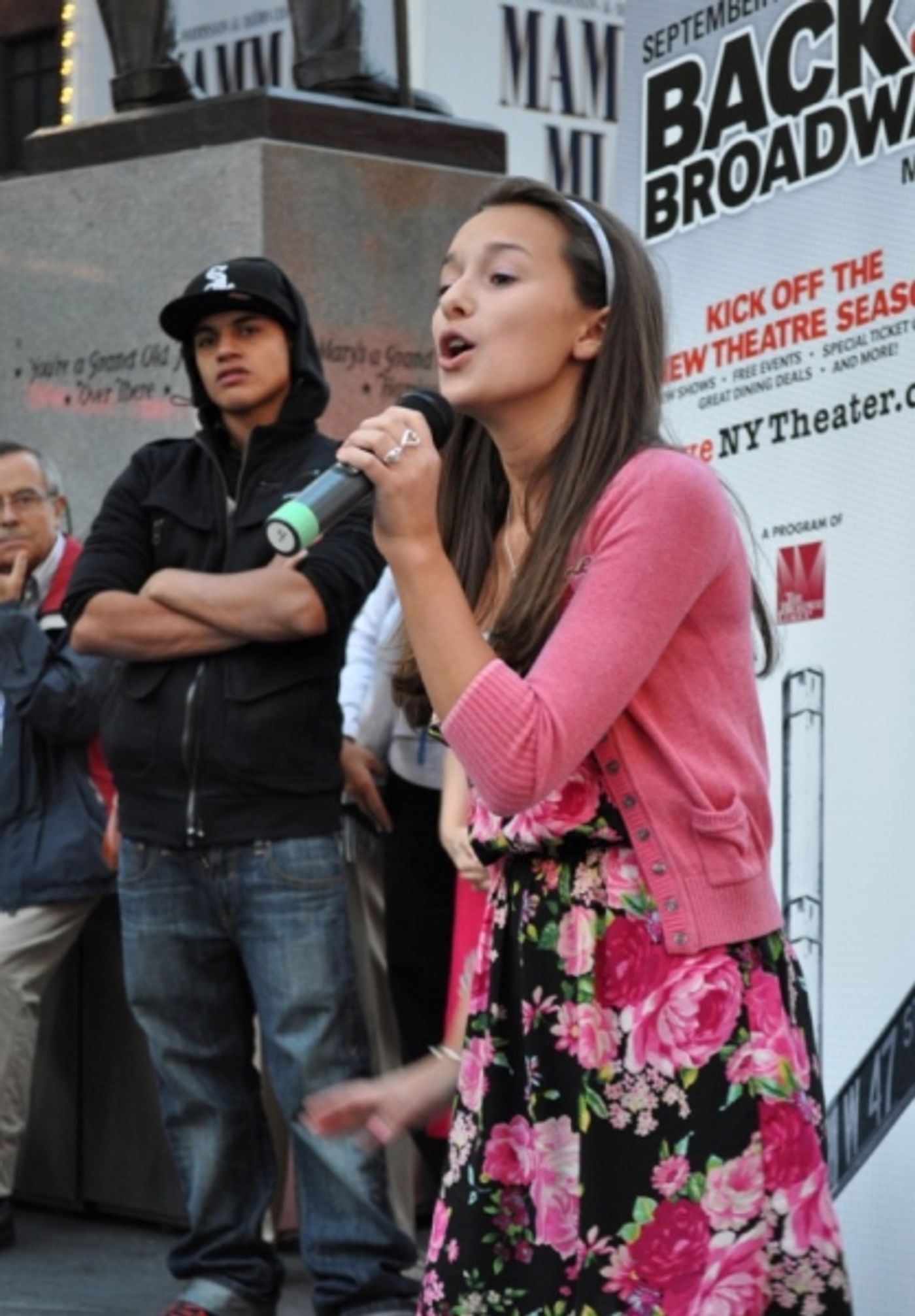 Photo Flash: Back2Broadway Hosts Karaoke in Times Square Photo Flash: Back2Broadway Hosts Karaoke in Times Square Image