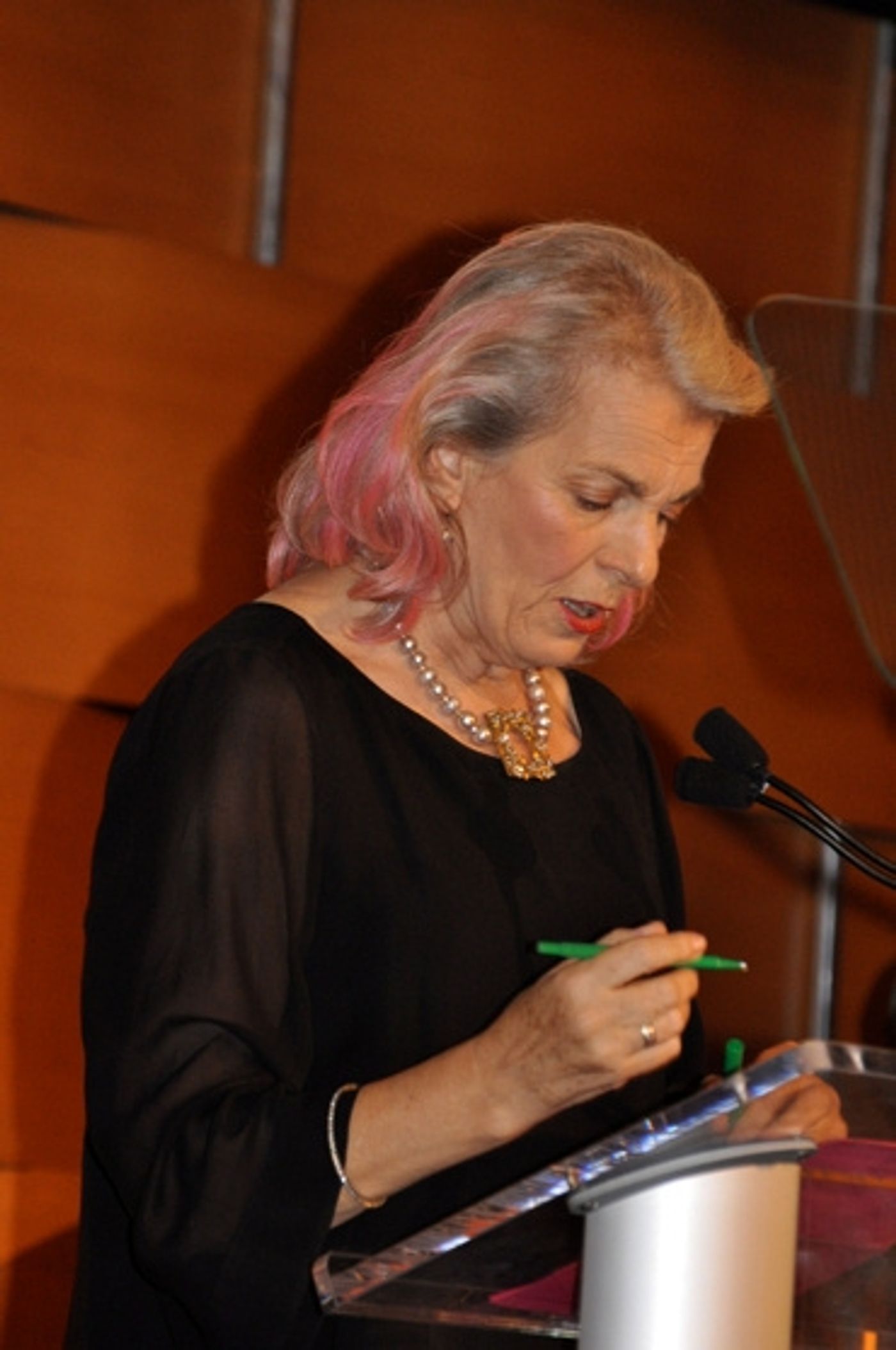 Photo Coverage: Batt and More at the 2010 GLAAD Media Awards  Image