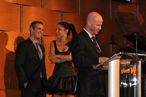 Andy Cohen, Bethenny Frankel and the winner of Outstanding Social Marketing Campain-S Photo