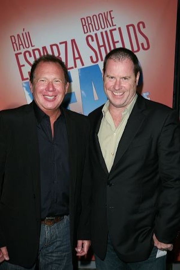 Garry Shandling (L) and writer Chris Henchy Photo