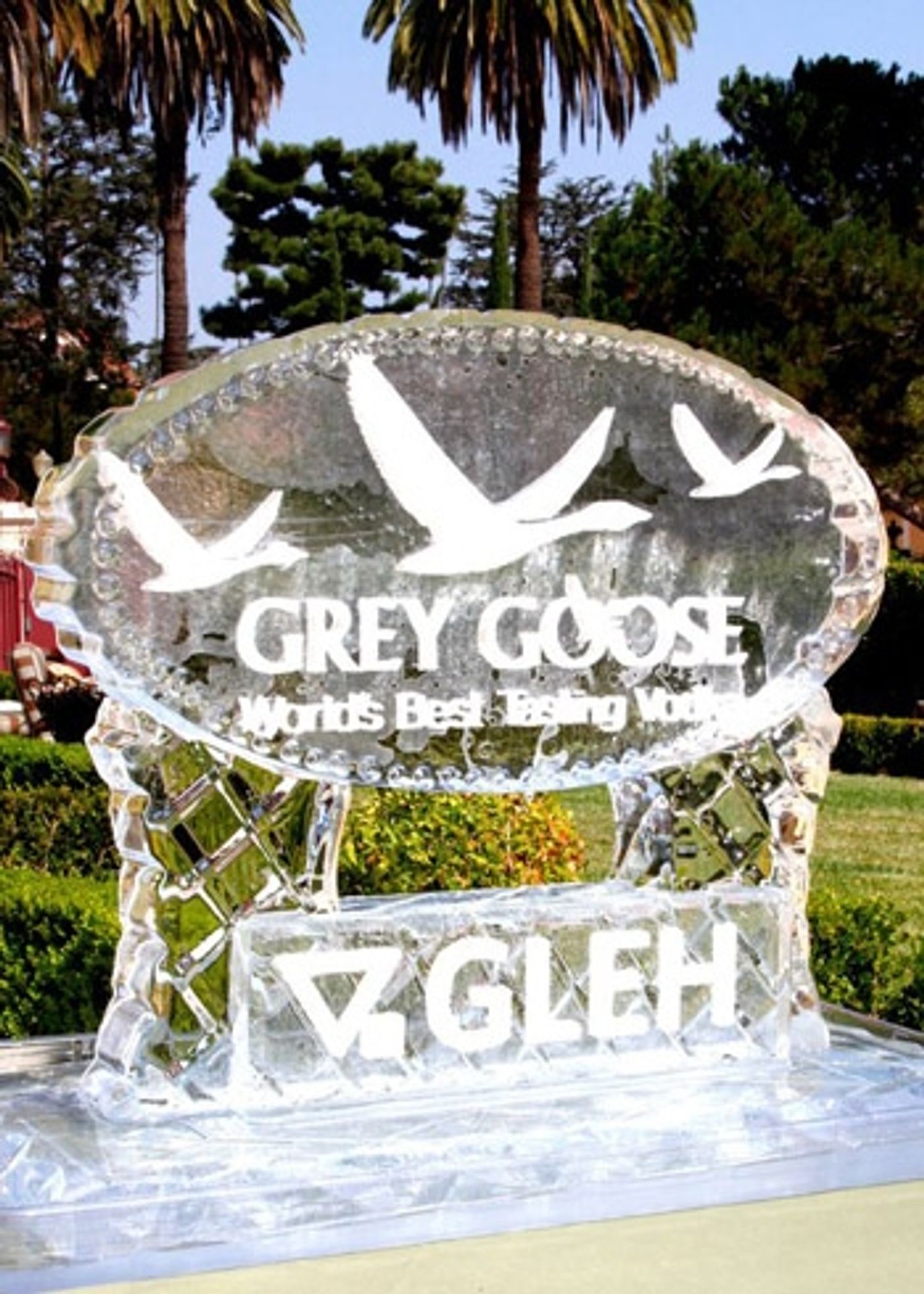 Photo Coverage: 9th annual GLEH Garden Party honoring Adam Shankman and Rona Barrett Photo Coverage: 9th annual GLEH Garden Party honoring Adam Shankman and Rona Barrett Image