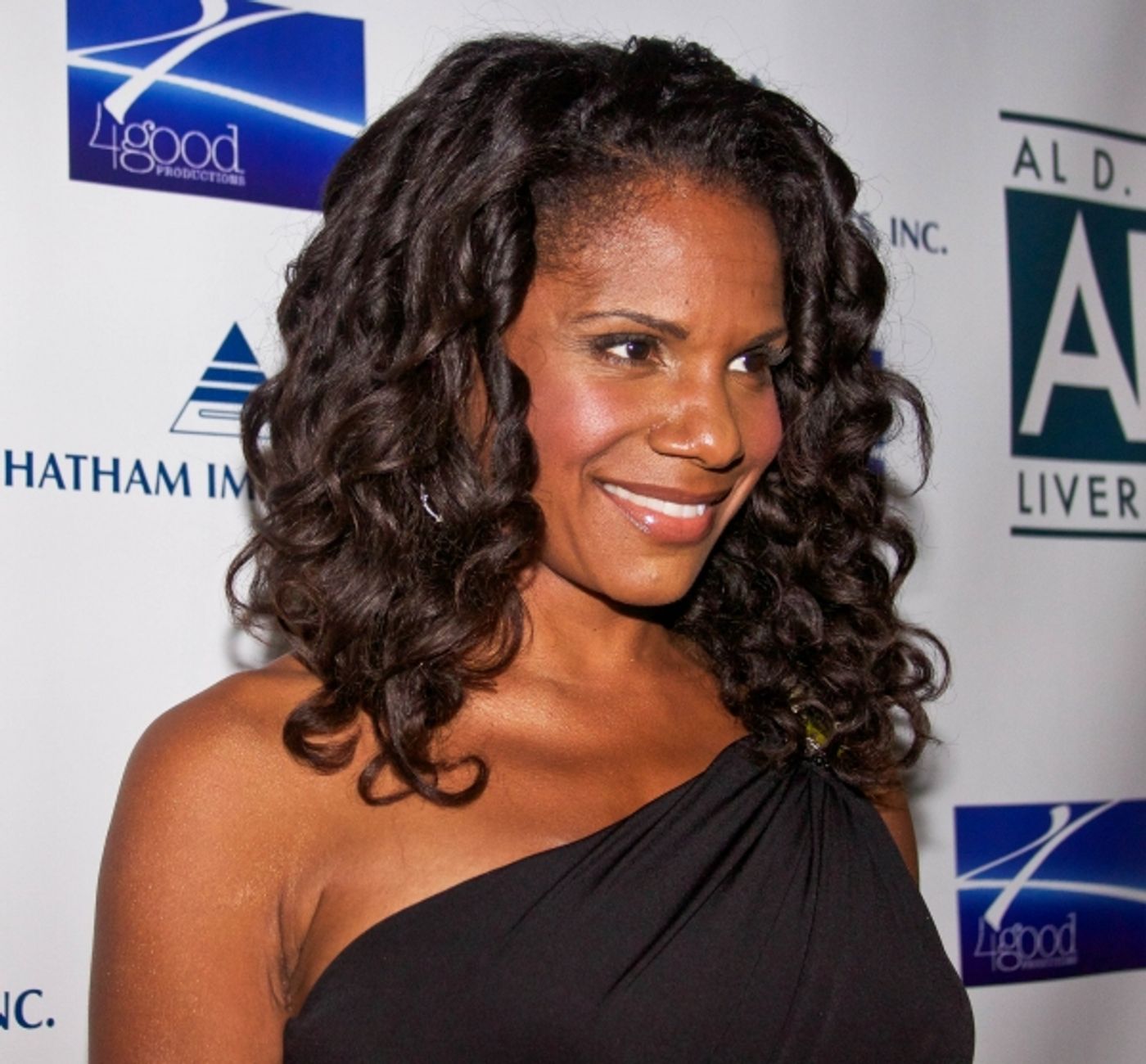 Photo Coverage: Broadway Takes The Runway Benefit!  Image