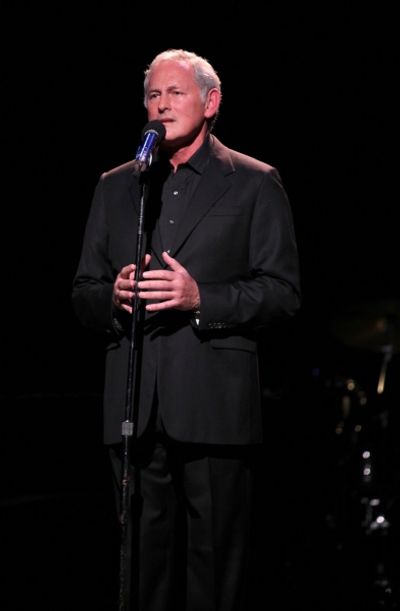 Victor Garber Photo