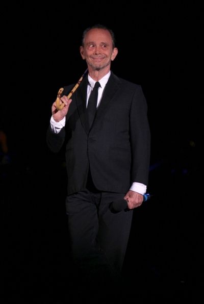 Joel Grey Photo