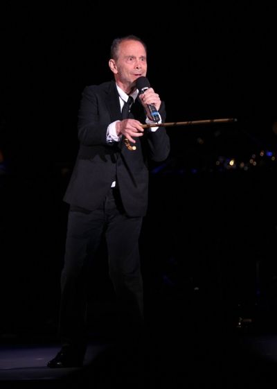 Joel Grey Photo