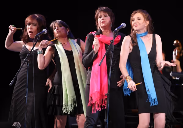 Debbie Gravitte, Lynne Lamberis, Marsha Waterbury & Donna Murphy ( The voices of… Photo
