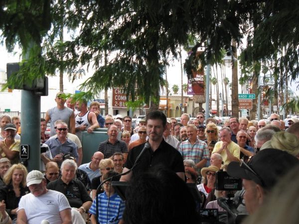 Publicist B. Harlan Boll shares annecdotes and messages from entertainment elite Photo