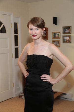 Halley Feiffer Photo