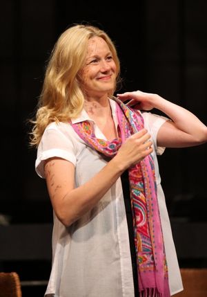 Laura Linney Photo