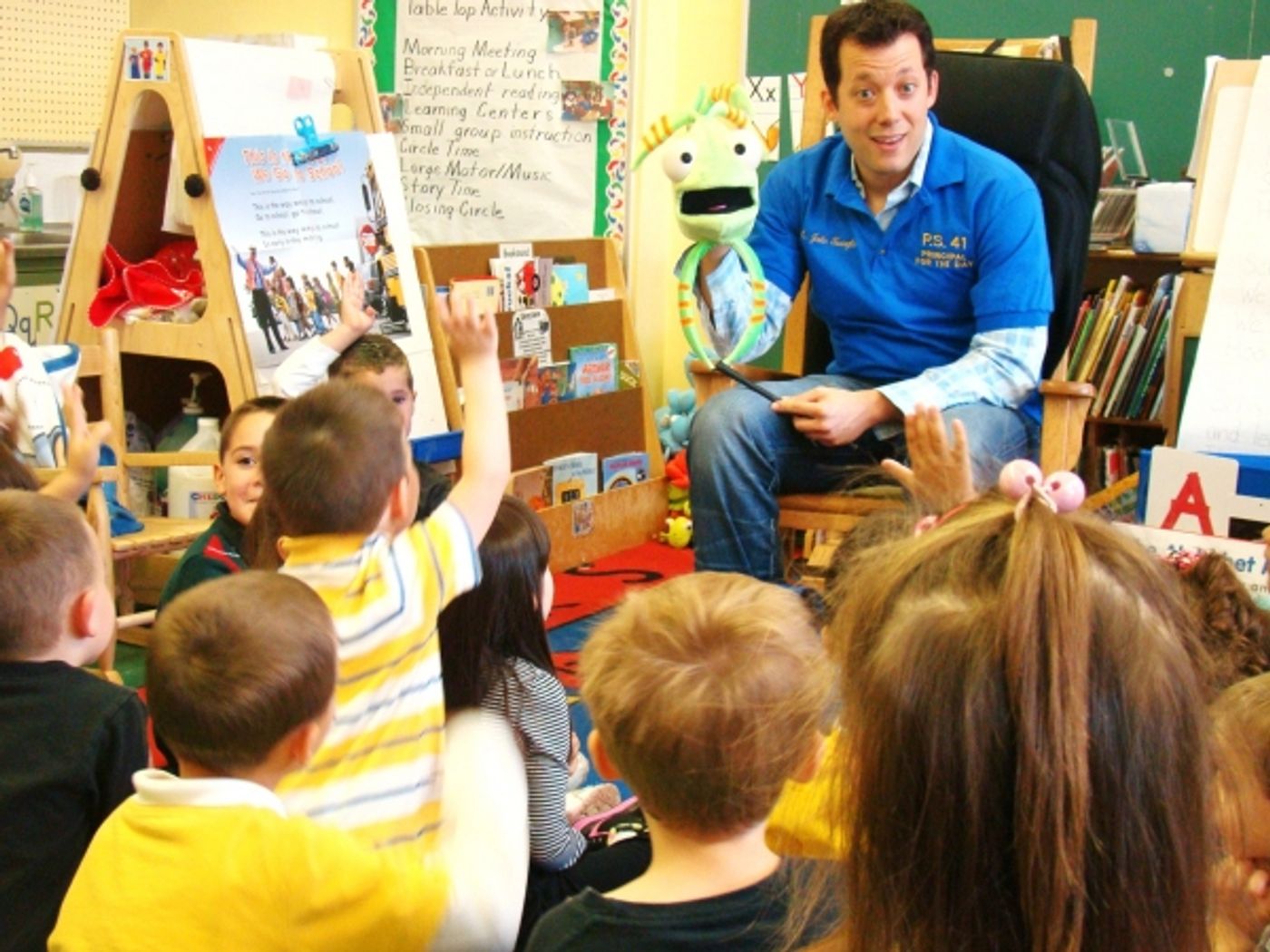 Photo Flash: JohnTartaglia Visits PS 41  Image