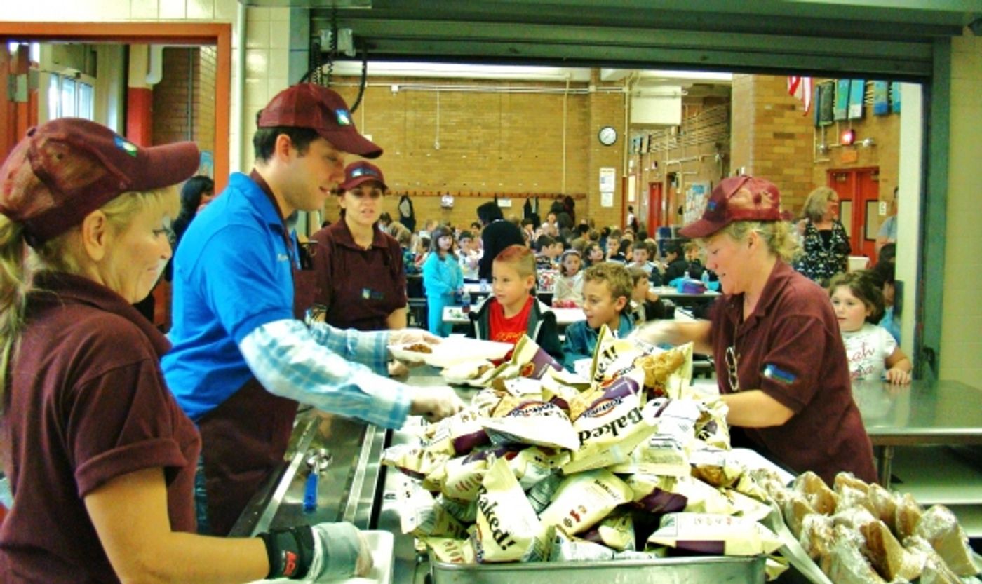 Photo Flash: JohnTartaglia Visits PS 41  Image