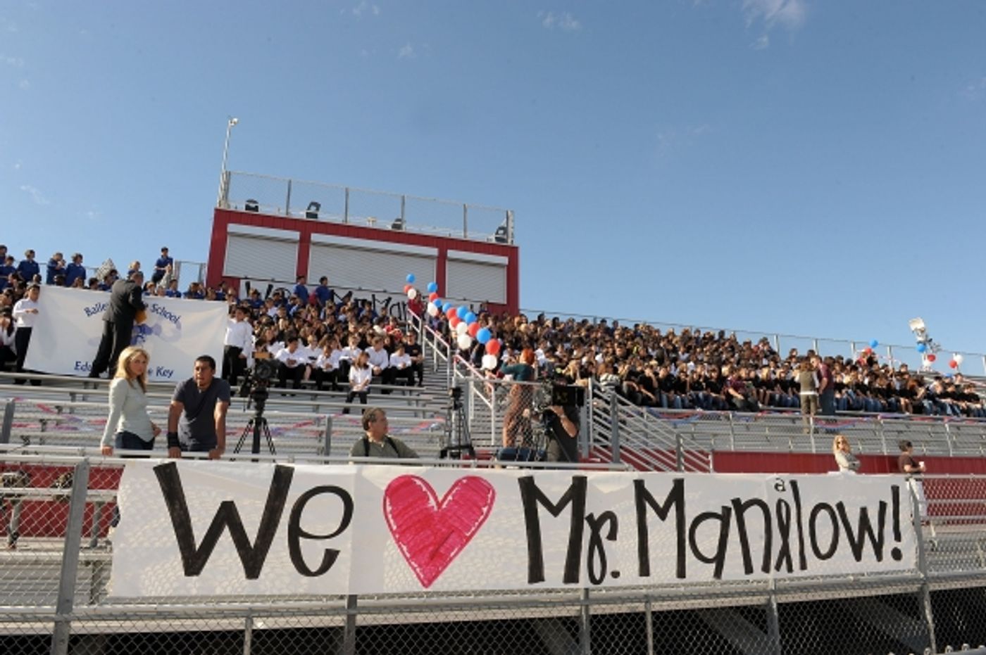 Photo Flash: Manilow Music Project Donates Instruments In Vegas Photo Flash: Manilow Music Project Donates Instruments In Vegas Image