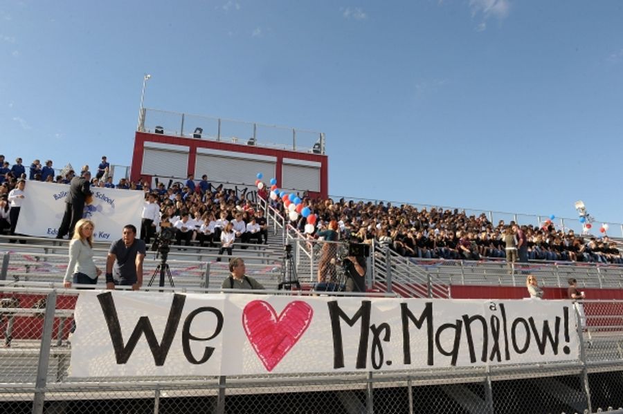 Photo Flash: Manilow Music Project Donates Instruments In Vegas Image