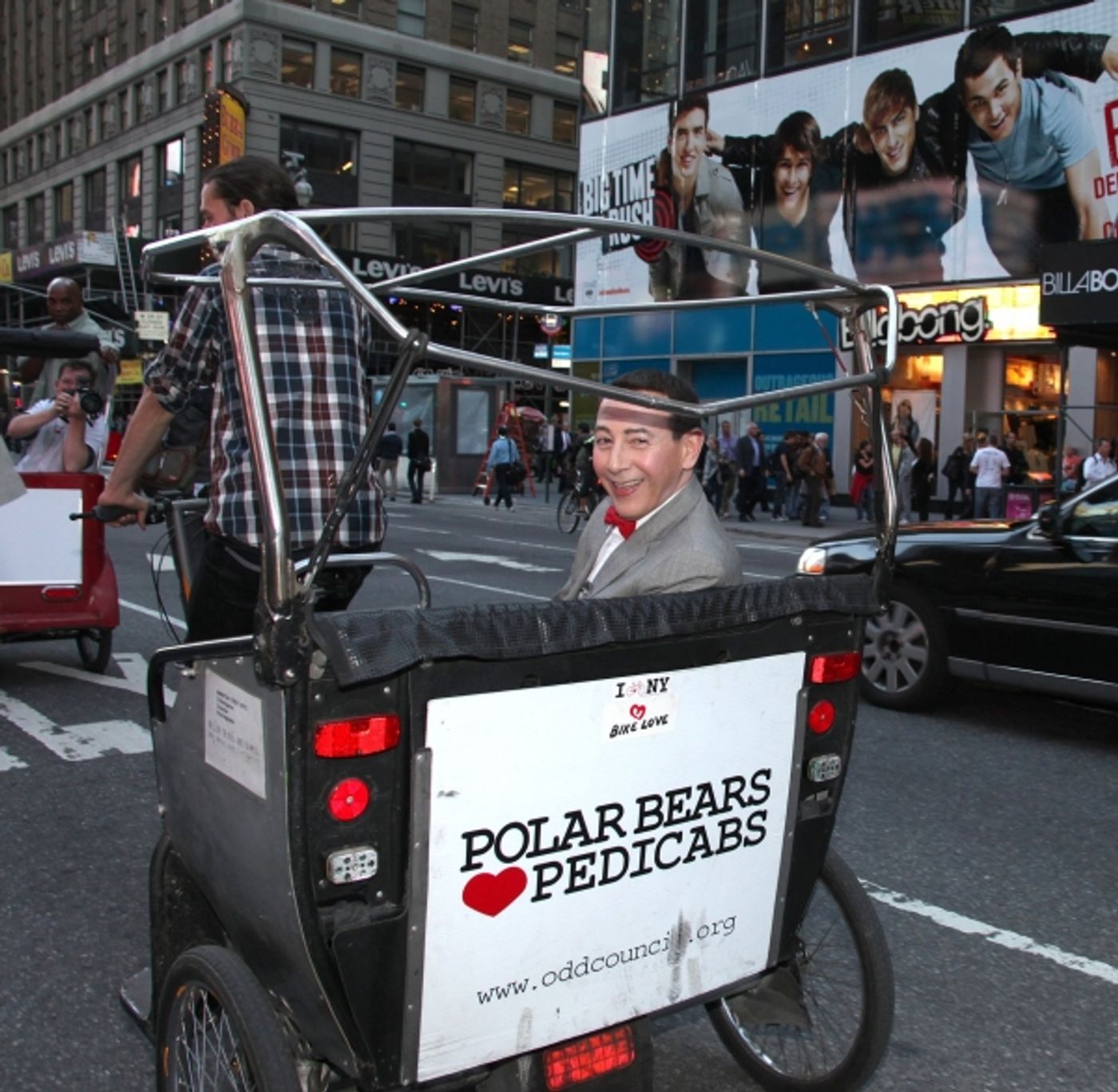 Photo Coverage: PEE-WEE Takes Times Square!  Image