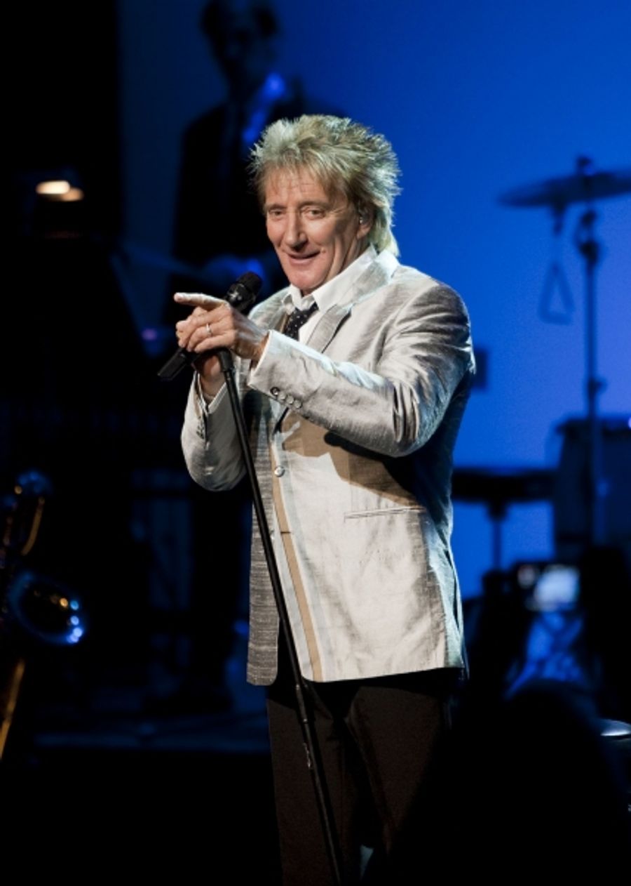 Photo Flash: Rod Stewart Takes The Stage At Aventura Arts & Cultural Center Image