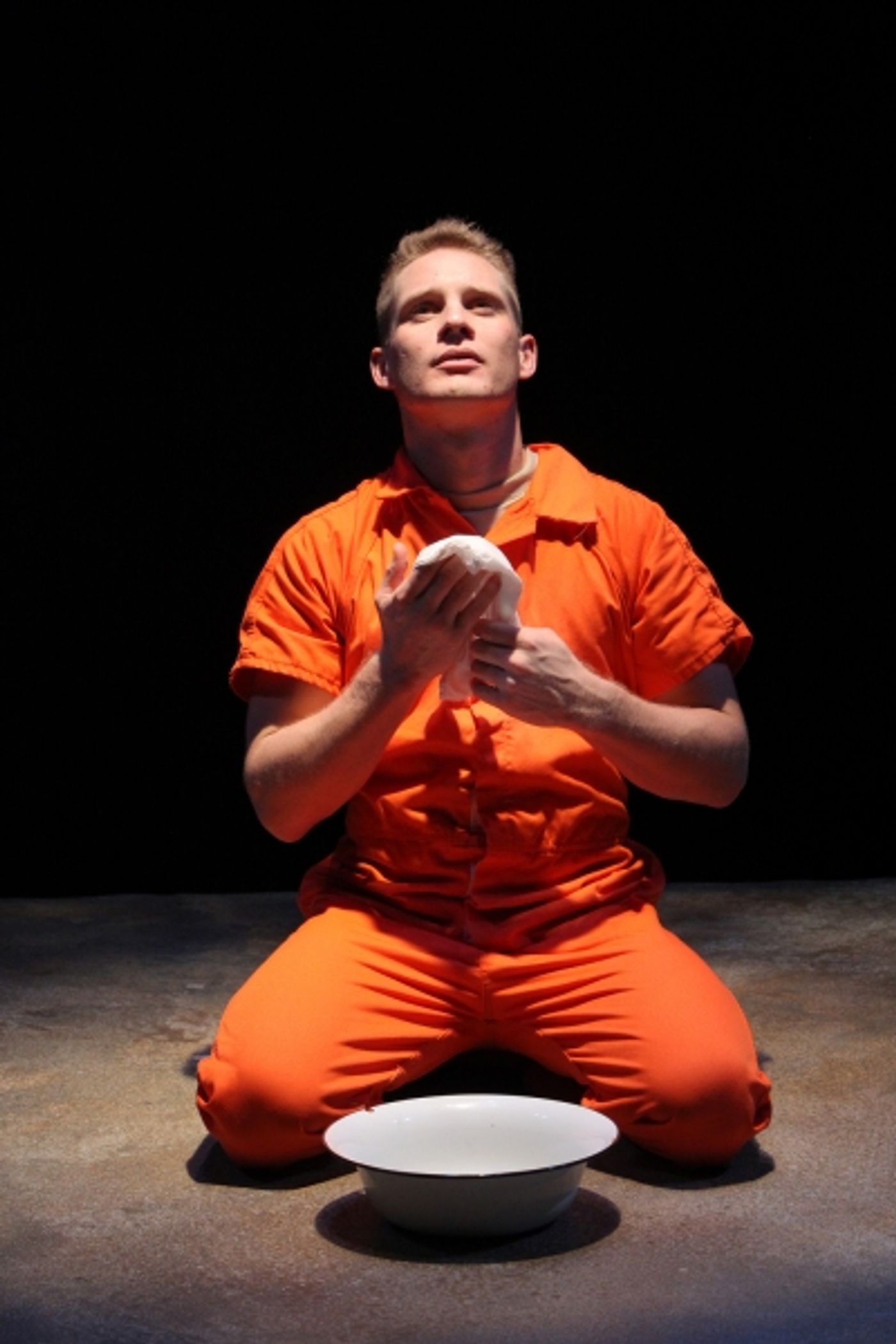 Photo Flash: MTC Presents 9 CIRCLES 10/14-11/7  Image