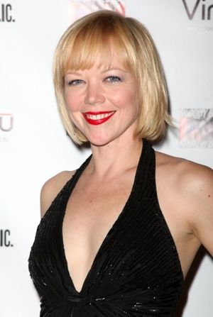 Emily Bergl  Photo