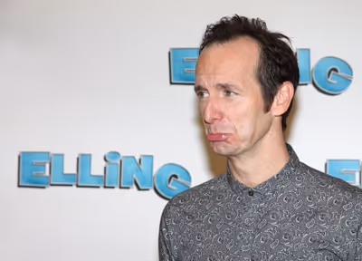 Denis O'Hare
 Photo