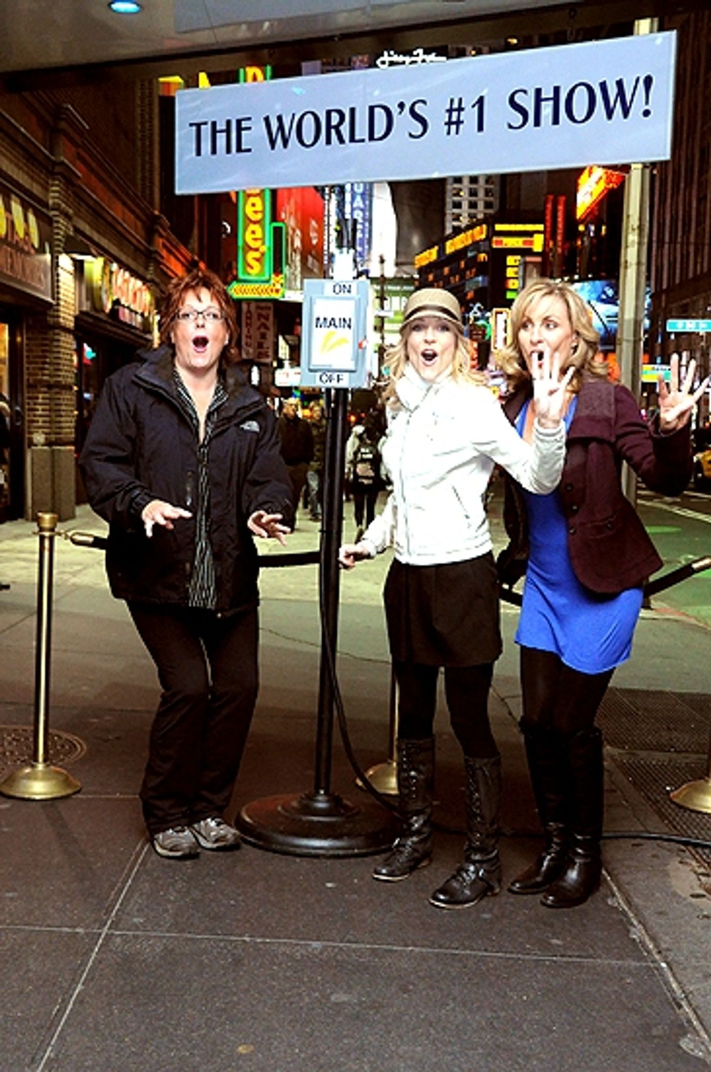 Photo Coverage: MAMMA MIA! Celebrates 10th Anniversary on Broadway  Image