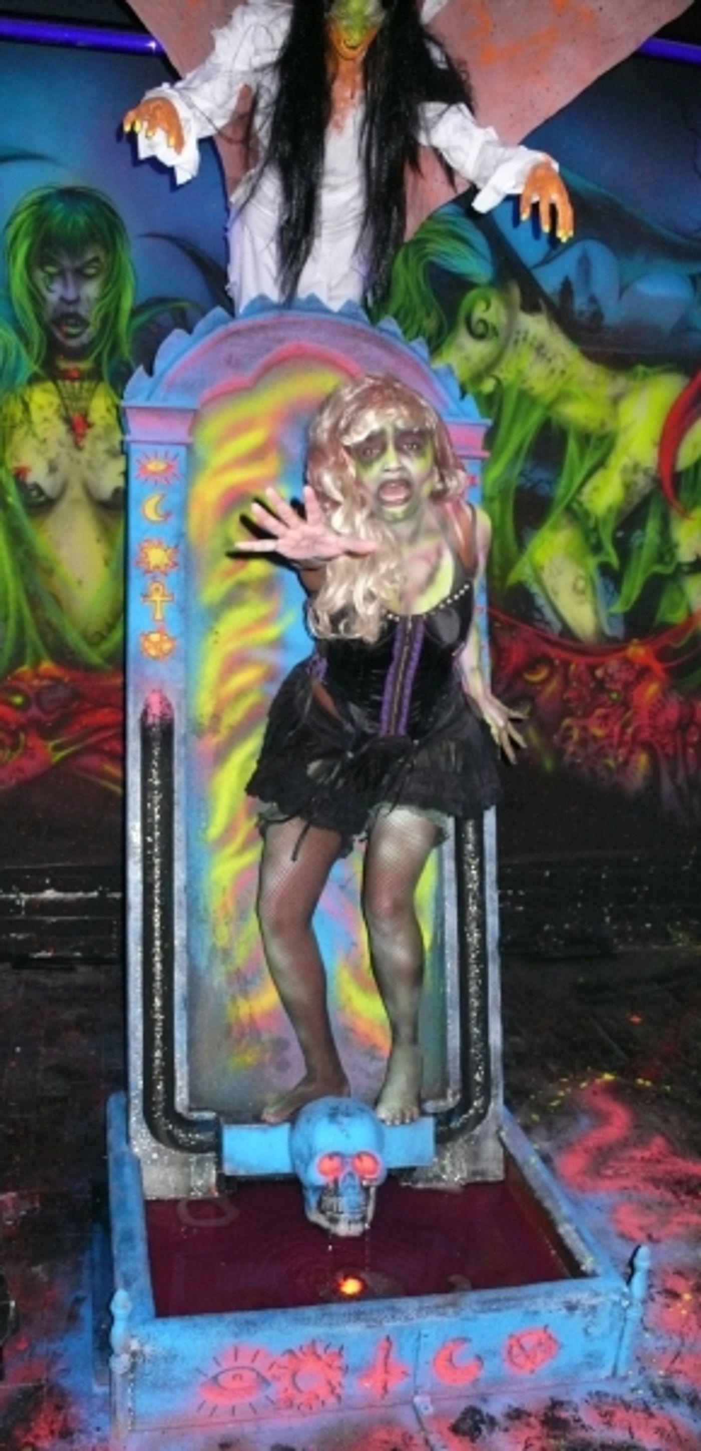 Photo Coverage: Halloween Preview: BLOOD MANOR  Image