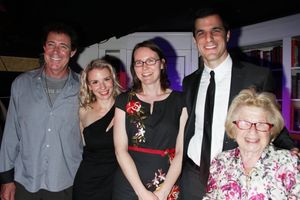 Barry Williams, Farah Faltzberg, Abby Grotke, Ken Davenport and Dr. Ruth Westheimer @ BroadwayWorld Barry Williams, Farah Faltzberg, Abby Grotke, Ken Davenport and Dr. Ruth Westheimer Photo