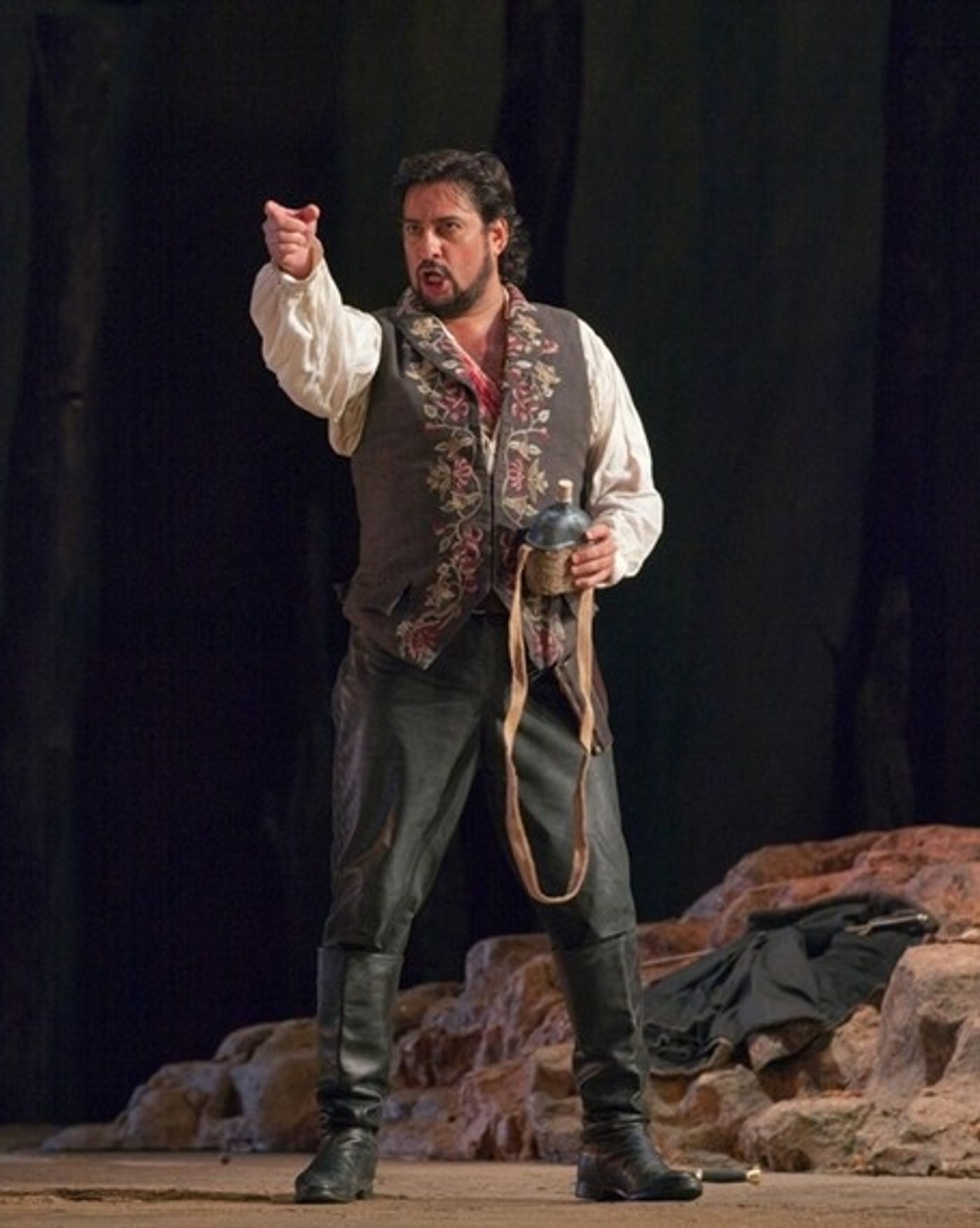 Photo Flash: IL TROVATORE Opens at Metropolitan Opera  Image