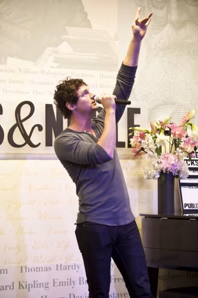 Benjamin Walker Photo