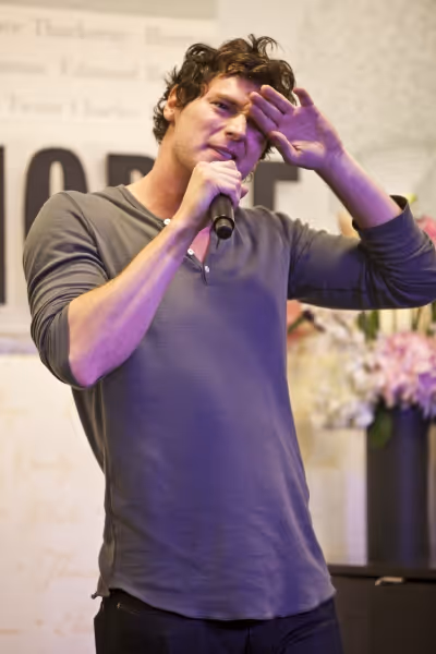 Benjamin Walker Photo