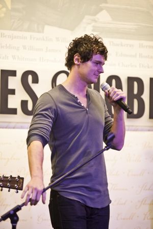 Benjamin Walker Photo